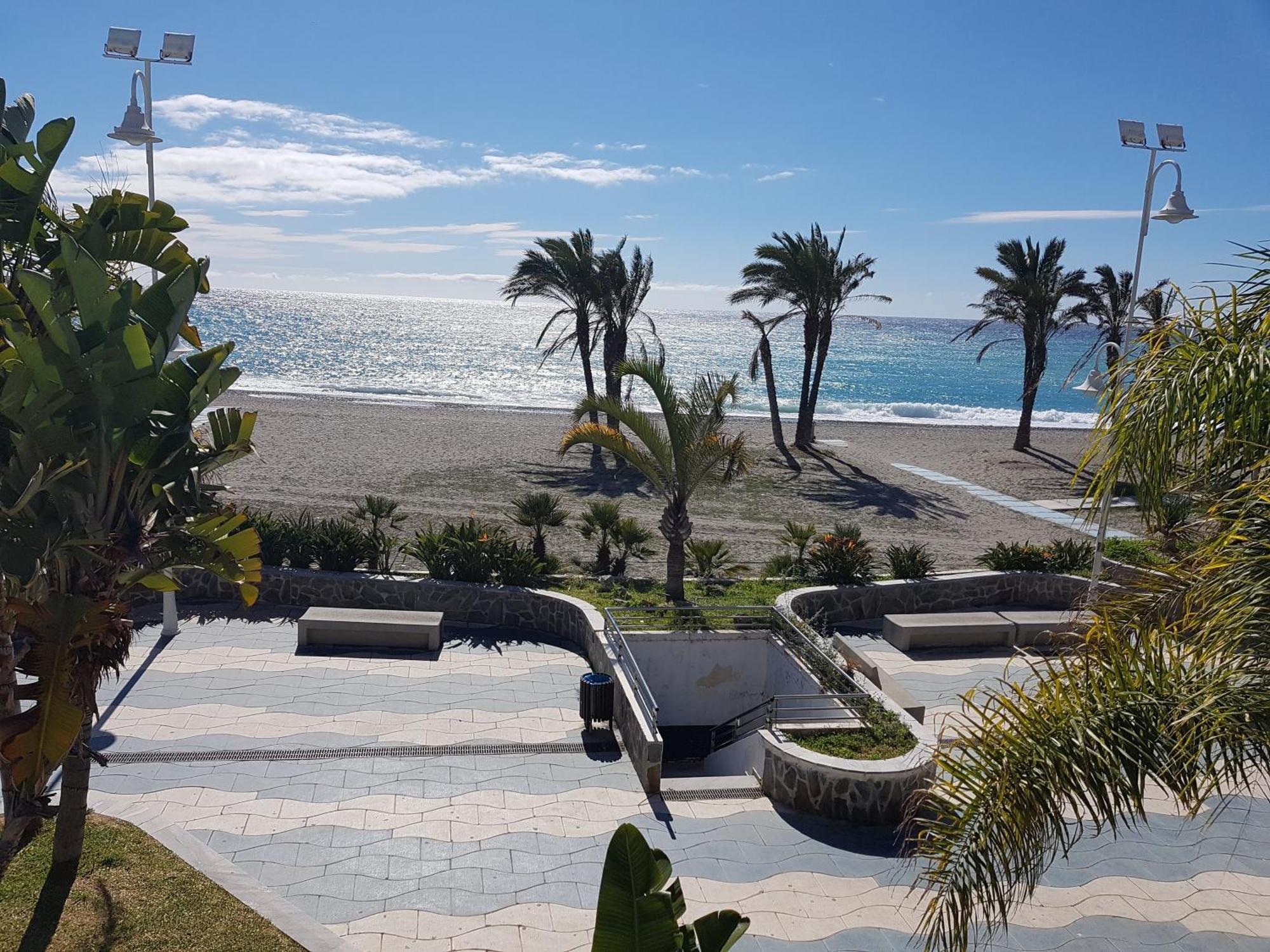 Chic Home With Garage Almunecar San Cristobal المظهر الخارجي الصورة